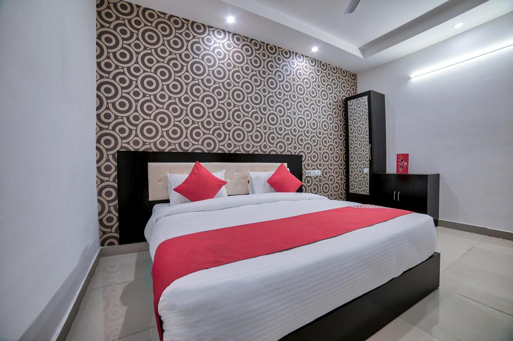 Hotel O Crown Residency Faridabad Exterior foto